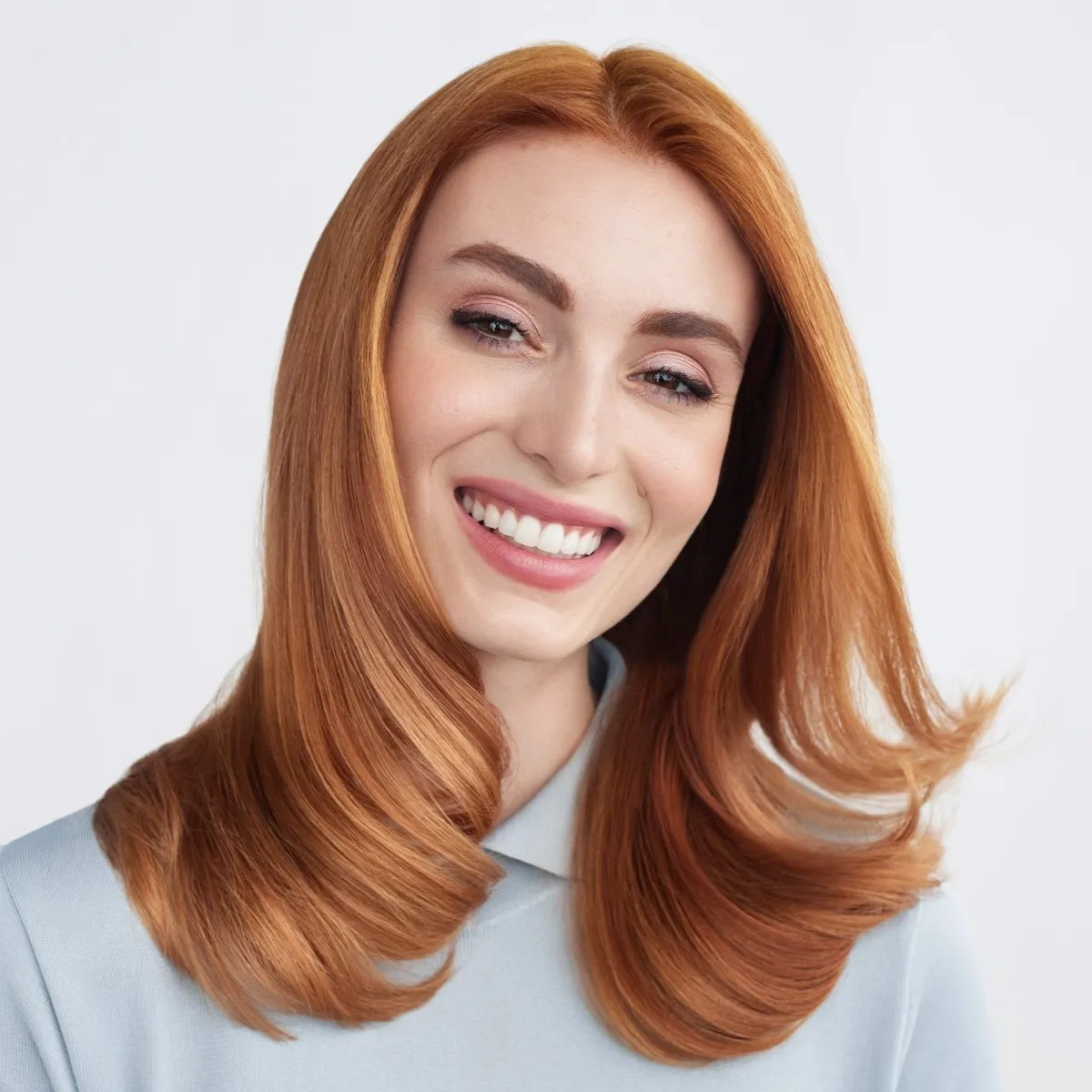 Paul Mitchell Super Clean Light Finishing Hairspray model hair